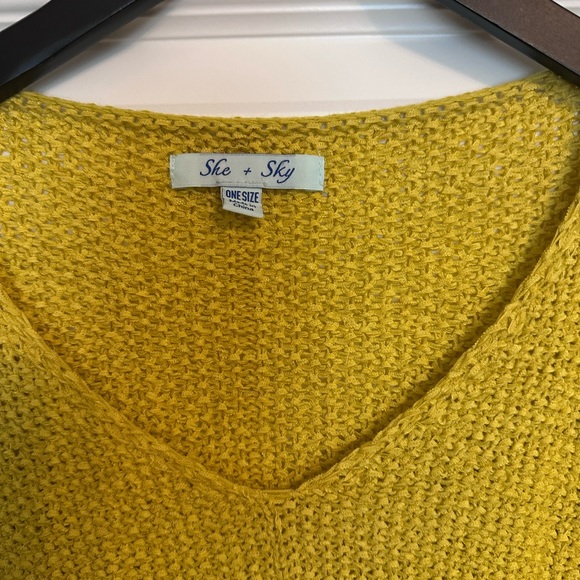 She + Sky Sweater • One Size - Picture 2 of 3